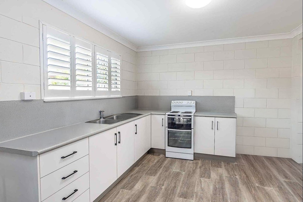 1/102 eleventh Avenue, Railway Estate QLD